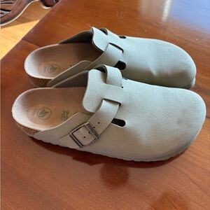 Birkenstock Vegan Boston Suede Clogs with Buckle in Olive